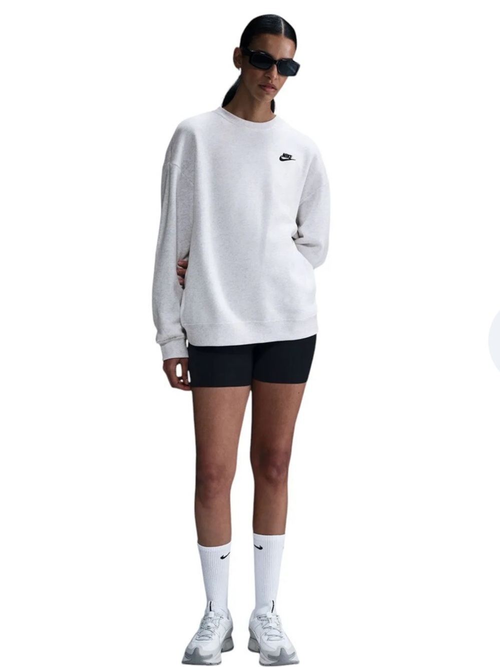 Nike Sportswear Club Fleece Loose Crew-Neck Sweatshirt in Birch Heather